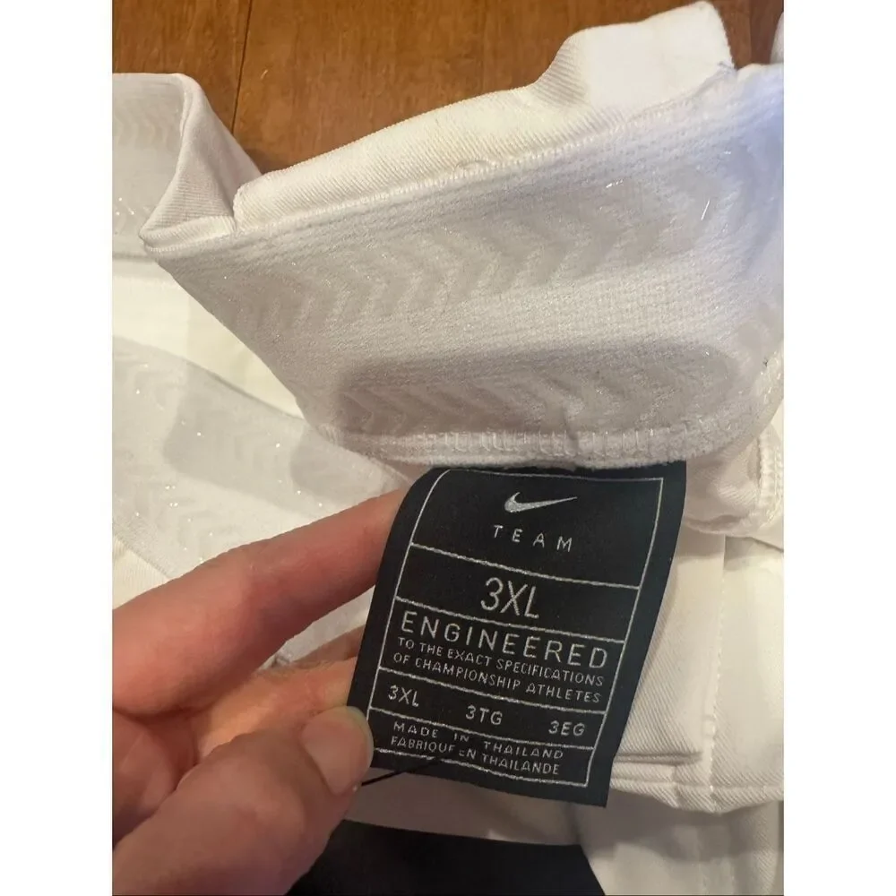 New Nike Woman’s plus size 3XL softball/baseball pants white
